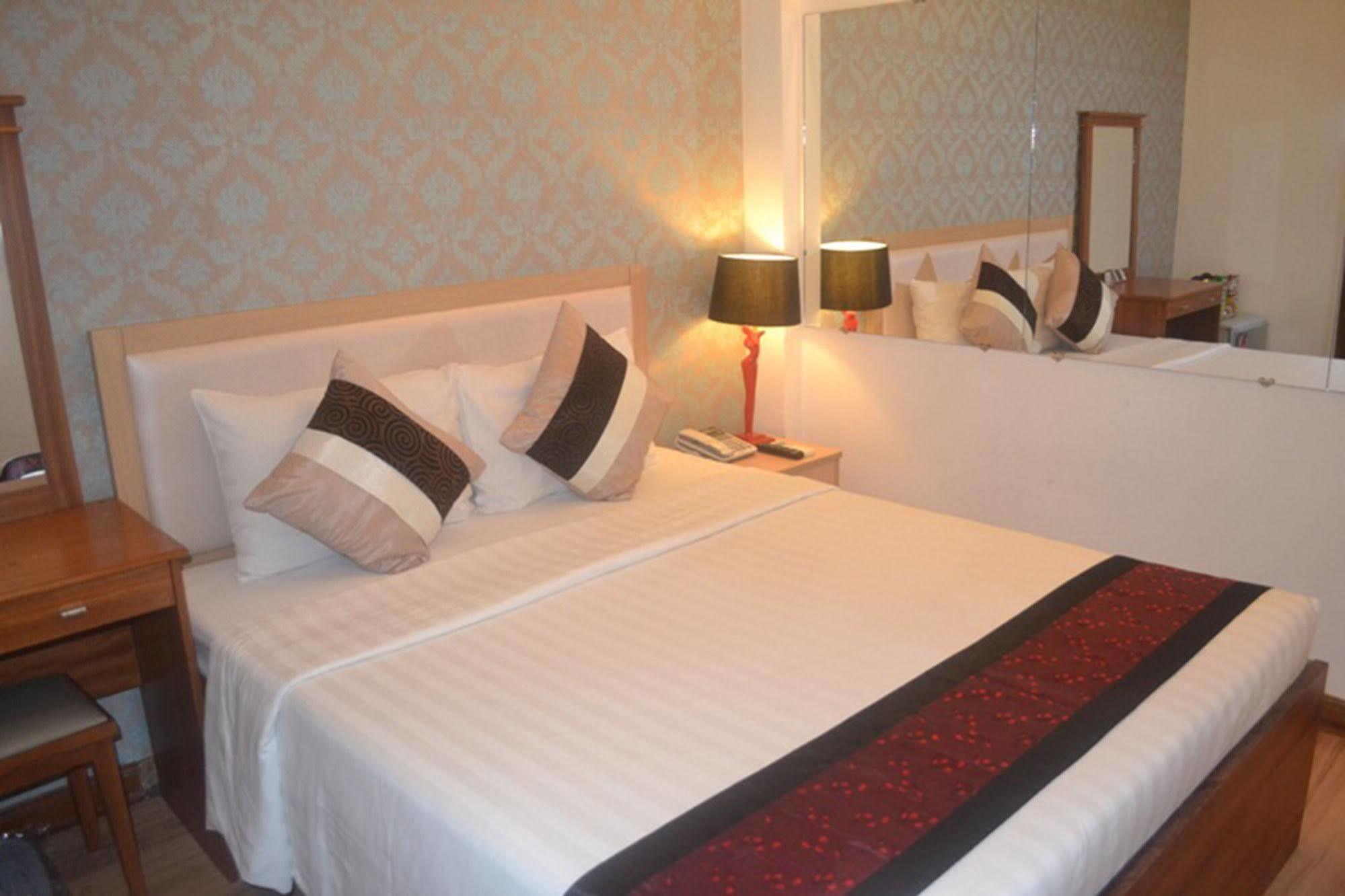 Saigon River Boutique Hotel Хошимин Экстерьер фото